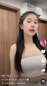 Tiktok 2021 là ứng dụng quay video tích hợp mạng xã hội hot nhất toàn trái đất hiện nay! Tiá»ƒu Hy Vá»£ Quá»'c Dan Hot Nháº¥t Tiktok Nháº£y Mua TÆ°ng Bá»«ng Vá»›i Vong Má»™t Hut Máº¯t La Ai Netizen Viá»‡t Giáº£i Tri
