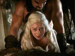 Acesta este modul in care „Game of Thrones” si-a schimbat viziunea asupra  scenelor de sex de-a lungul serialului | Tribuna Economica