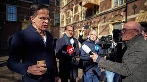 Er hat mit vielen schwierigkeiten zu kämpfen. Niederlande Enthullung Bringt Mark Rutte In Bedrangnis