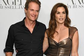 Check spelling or type a new query. A Ferje Utalja Ha Cindy Crawford Sminkeli Magat