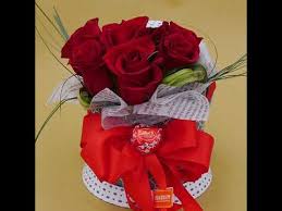 Mazzo di rose rosse su bianco. Scatola Carillon 7 Rose Rosse Per San Valentino Youtube