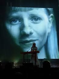 AURORA à Bruxelles, Belgique ! (@joel.galliard) : r/auroramusic