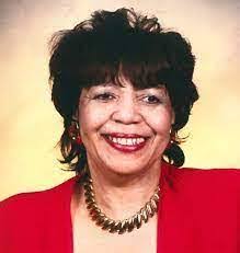 Lola Powers's Instagram, Twitter & Facebook