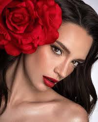 Layla Herrera's Instagram, Twitter & Facebook