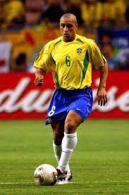 Os vídeos serão lançados sempre que um. Roberto Carlos Roberto Carlos Best Football Players Brazil Football Team