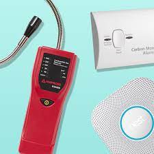 A carbon monoxide detector or co detector is a device that detects the presence of the carbon monoxide (co) gas to prevent carbon monoxide poisoning. 7 Best Gas Leak Detectors And Sensors Of 2021
