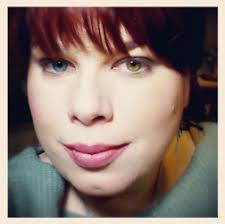 Karen Farrah's Instagram, Twitter & Facebook