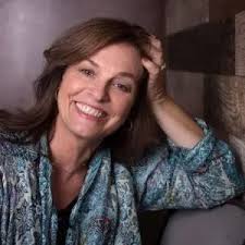 INNER VIEW with Award-Winning Actress Lisa Renee Pitts