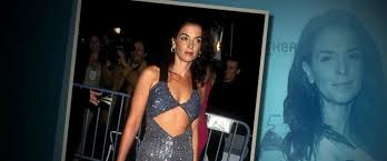 He was being taken from court to rikers island jail via. Annabella Sciorra And Daryl Hannah Join Dozens Making Accusations Against Harvey Weinstein Abc News