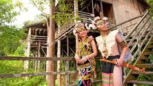 Demonstration of arts and crafts like beadworks, wood and bamboo carvings, pua. Private Sarawak Cultural Village Tour Kuching Project Expedition