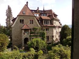 Gehen sie mit den augen durch die grundrisse. Haus In Der Moussonstrasse