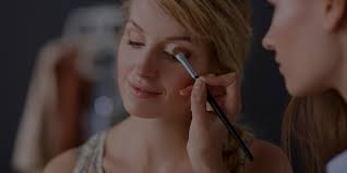 Why Take an Online Makeup Course?