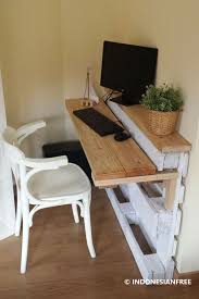 Meja Belajar Cara Membuat Meja Dari Kayu Palet Pallet Desk Dekor Perabot Palet
