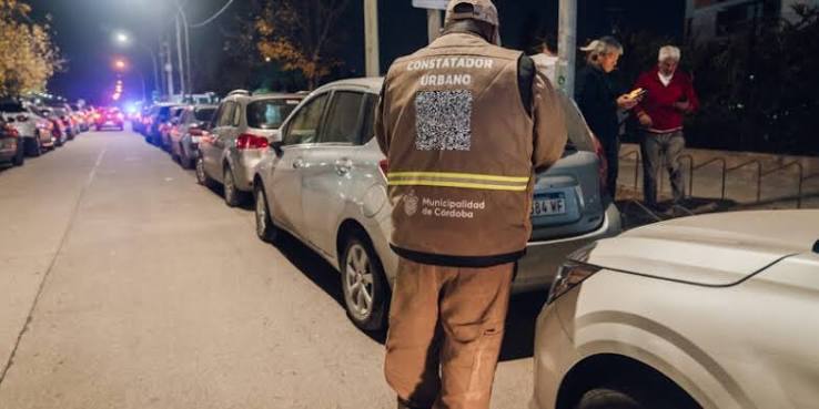 Primera prueba de estacionamiento medido en eventos masivos: 200 pagos con QR y tránsito ordenado | Telefe Córdoba