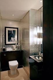 Do not forget to place the vanity mirror to get your bath more confident. Elegant Guest Bathroom Bano De Plata Banos Bonitos Decoracion De Unas