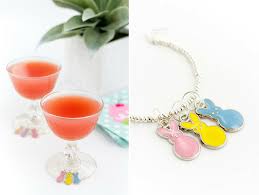 You'll be surprised to learn that making these drink glass charms is so easy! Diy Bunny Wine Glass Charms Fun365