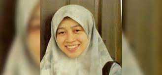 Kkm belum bincang kenakan tindakan terhadap dr nur ilyani selasa, 14 ogos 2018 2:45 pm menterinya dr dzulkefly ahmad berkata dr nur ilyani mohamed nawawi yang bertugas seperti biasa di hospital raja perempuan zainab ii (hrpzii) di sini, ada menyatakan bahawa kenyataannya berkaitan lgbt adalah pandangan peribadinya. Dr Nur Ilyani Masih Bertugas Menteri Kesihatan