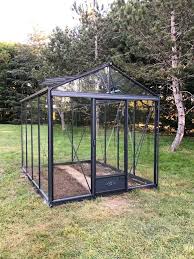 Serre De Jardin En Verre Trempe Luxia 7 30 M 2 36 X 3 09 M Avec Base Incluse Et Coloris Au Choix Hauteur Gouttiere 2 00 En 2020 Serre Jardin Serre En Verre Serre