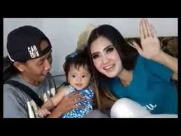 Nella kharisma dan dory harsa membenarkan mereka sudah menikah pada 15 agustus lalu. Jangan Baper Terungkap Inikah Suami Asli Nella Kharisma Kaskus