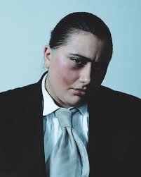 I denne uges Vennepunkt (lyttes der, hvor du hører podcast) taler vi om  Lars og Benjamins venskab. Hvordan det starter en aften, hvor Lars hænger  alene i en hotelbar, og Benjamin køber