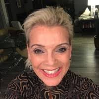 Debra Moreno's Instagram, Twitter & Facebook