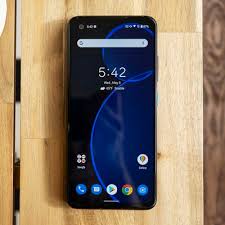 It's got the same flagship qualcomm snapdragon 888 chip inside, with 8 gigabytes of ram. Lpyqa4jkabhc5m