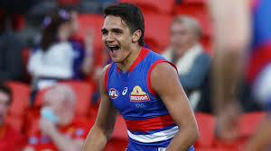 Dale slips a tackle or two and sprints across centre wing, going long to the top of the goalsquare. Nydg17m9k0xgpm