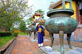 Vietnam to seek UNESCO recognition for Nguyen Dynasty's nine tripod  cauldrons | Tuoi Tre News