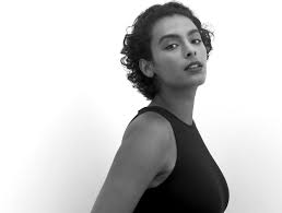 The latest tweets from @sixkenza Newfaces Kenza Amanqi