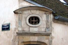 L œil De Boeuf The Oh So French Window My French Country Home Oeil De Boeuf Boeuf