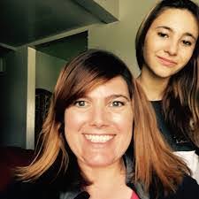 Deanna Hodge's Instagram, Twitter & Facebook