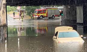 Am dienstag, 22.06.2021, 16:00 uhr heute vor allem im süden teils schwere gewitter (unwetter), bis in die nacht hinein andauernd. Unwetter Die Feuerwehr Hatte 350 Einsatze In Dortmund Nordstadtblogger