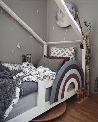 Hausbett fur kinder 90x200 cm schones kinderbett aus holz mit. Pin Auf Roomoon