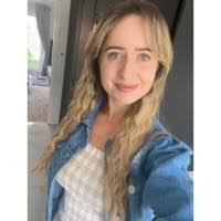 Laura Lindley's Instagram, Twitter & Facebook