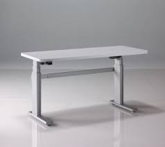 This Week S Contender In Our Ongoing Standing Desk Shootout Is Steelcase S Airtouch Desk Unfortunately We We Adjustable Height Table Adjustable Table Table
