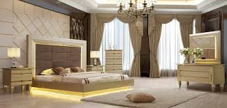 Modern california king bedroom set. Glam Belle Silver Cal King Bedroom Set 5pcs Contemporary Homey Design Hd 918 Hd 918 Bset5 Ck Bedroom Set Elegant Home Decor King Bedroom Sets