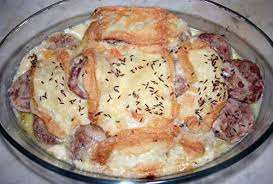 L'histoire du gratin dauphinois de l'arrivée de la pomme de terre en europe jusqu'à internet en passant par la révolution française. Andouillettes Sur Lit De Chicons Gratinees Au Maroilles Amafacon De Amafacon Et Ses Recettes De Cuisine Similaires Recettesmania