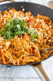 Spicy Thai Noodles With Chicken Spicy Thai Noodles Dinner Recipes Easy Quick Food