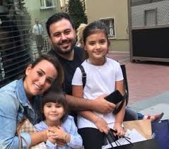 Ünlü şarkıcı alişan, kardeşi ve aynı zamanda menajeri olan selçuk tektaş'ın doğum gününü instagram hesabından kutladı. Uh6j02k88ydafm