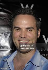 20 Photos & High Res Pictures