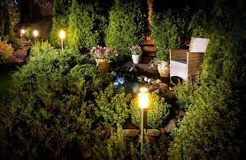 Um sie auch nachts auskosten zu können, müssen die pflanzen beleuchtet sein. Indirekte Beleuchtung Im Garten Baume Straucher Und Steine In Szene Setzen