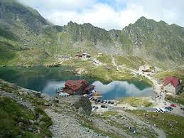 360 m în lungime, suprafața de 46508 m2 și adâncimea de 11. Lacul Balea Wikipedia