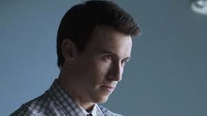 Elliott Rollins's Instagram, Twitter & Facebook