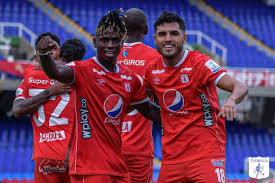 Dopo la partenza di uribe, francisco maturana assume la guida del club, che nel 1992 porta alla conquista dell'ottavo titolo della sua storia, assistito da diego umaña. America De Cali Date And Channel Match Against Envigado In The League And Medellin In The Friendly Colombian Football Betplay League