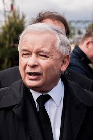 Han är son till rajmund kaczyński, ingenjör och deltagare i warszawaupproret 1944 1 och tvillingbror till polens förre president lech kaczyński som omkom i flygolyckan i smolensk i ryssland, den 10 april 2010. Jaroslaw Kaczynski Former Prime Minister Von Polen Redaktionelles Stockfoto Bild Von Abgeordneter Primzahl 40726293