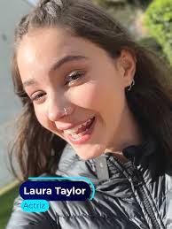 Laura Murrell's Instagram, Twitter & Facebook