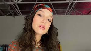She is an actress, known for carrossel (2012), priscilla alcantara feat. Priscilla Alcantara Faz Tatuagem Enorme Na Coxa Veja A Foto