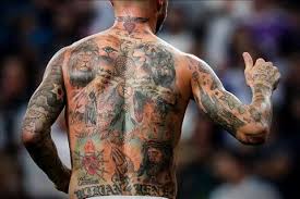 Thiết kế tattoo đại bàng này là thiết kế cực lớn, bao phủ kín toàn bộ lưng. Trung Vá»‡ Sergio Ramos Xoa Sáº¡ch Hinh XÄƒm Tren CÆ¡ Thá»ƒ