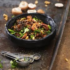 Pilzsalat Mit Schwarzem Reis Und Walnuss Vinaigrette Rezept Pilzsalat Schwarzer Reis Salat