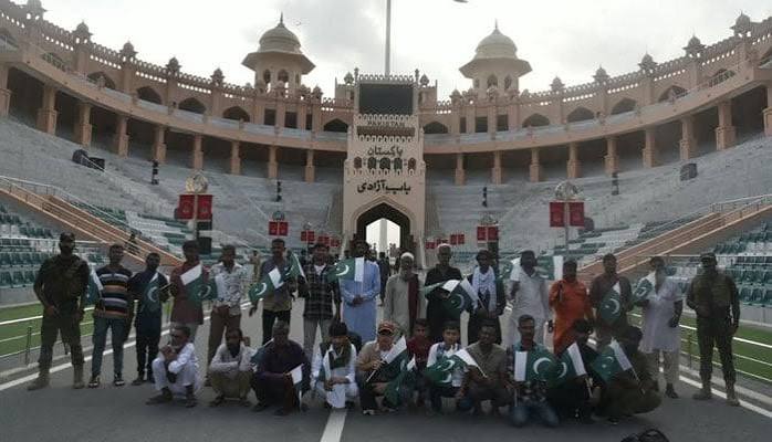  25 Pakistani nationals return home after release from Indian jails